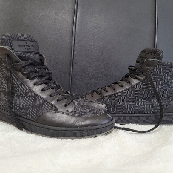 LOUIS VUITTON - Picture 2 of 7